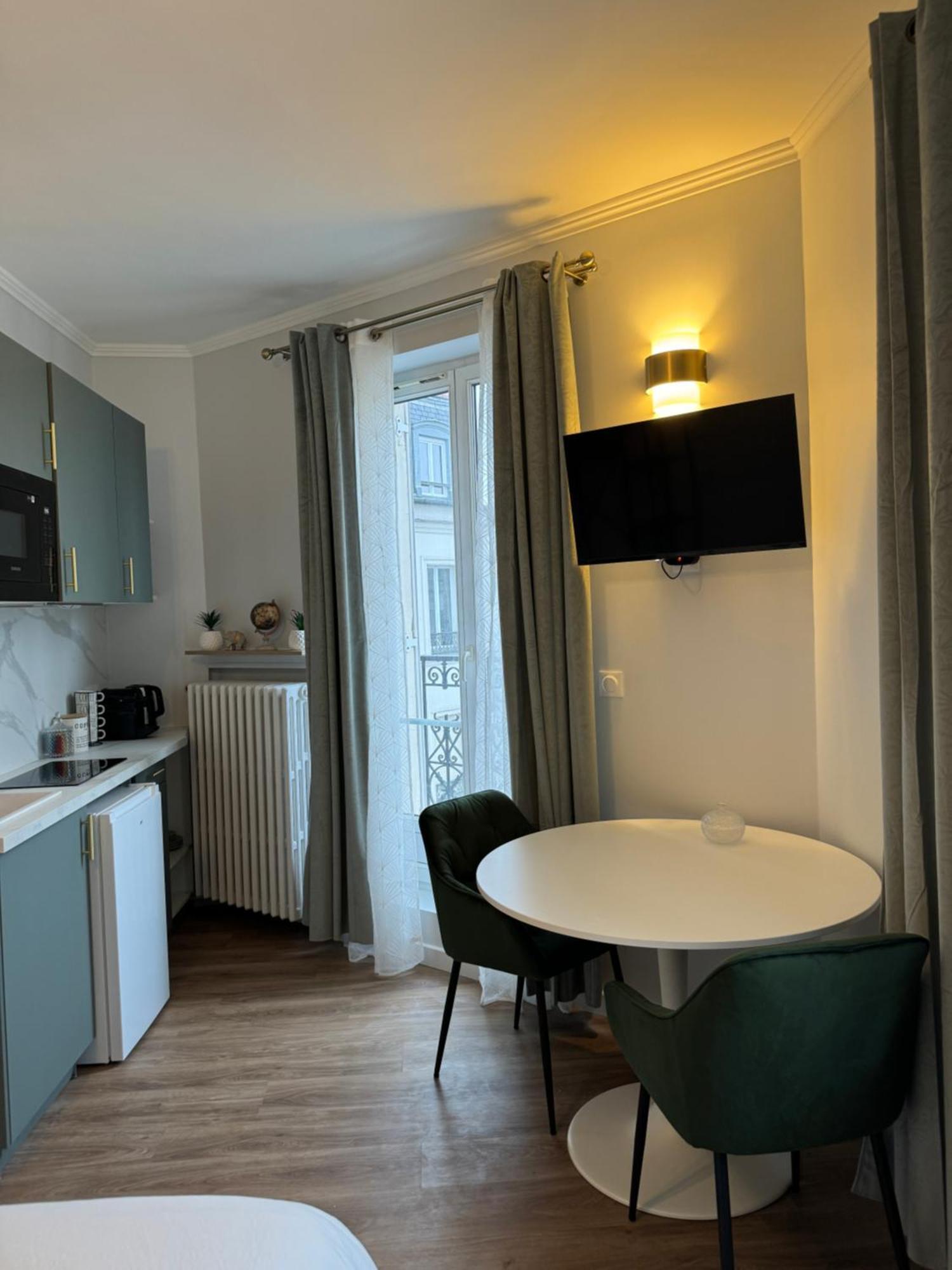 Apartamento De Charme Parisien Levallois-Perret